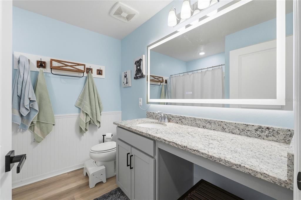 Под контрактом: $350,000 (4 спален, 2 ванн, 2004 Квадратных фут)