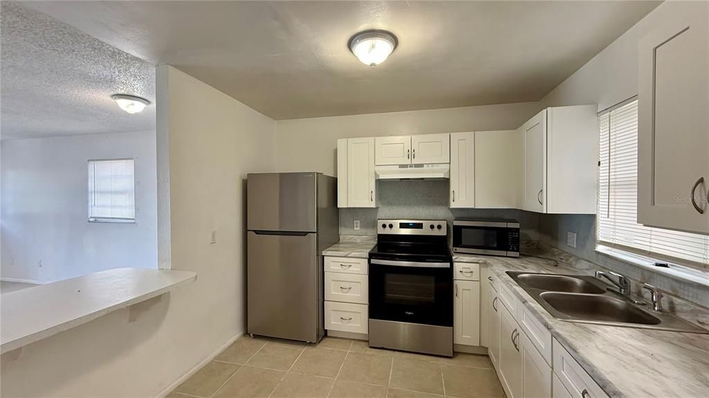 В аренду: $1,200 (2 спален, 1 ванн, 800 Квадратных фут)