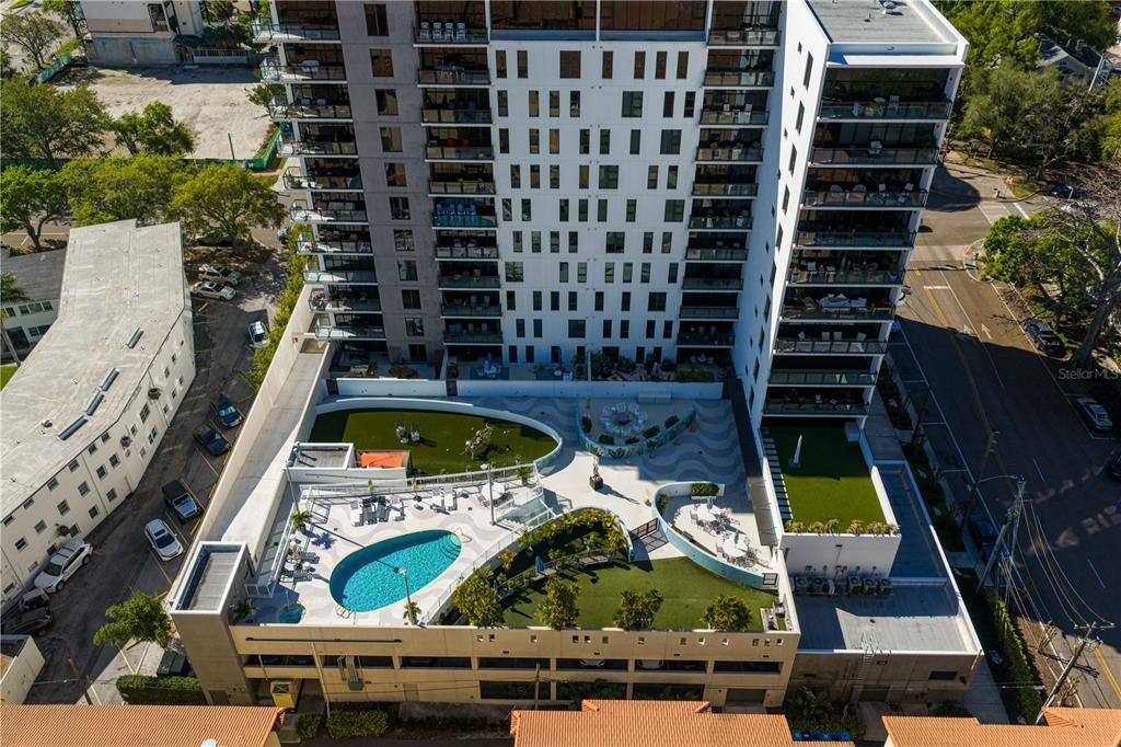 Под контрактом: $949,950 (2 спален, 2 ванн, 1354 Квадратных фут)