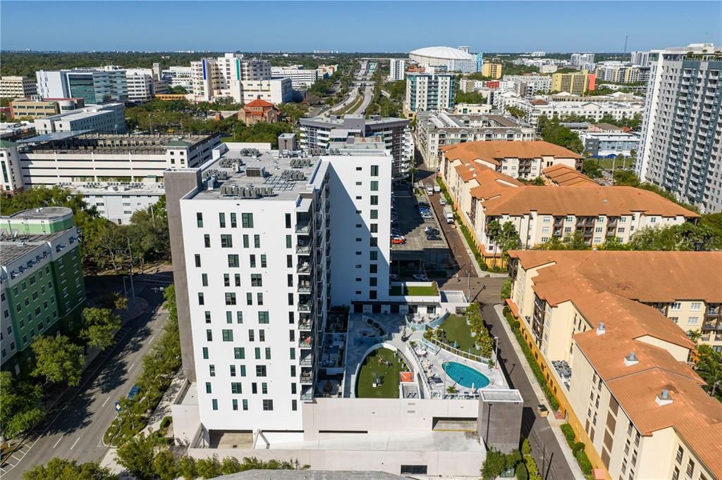Под контрактом: $949,950 (2 спален, 2 ванн, 1354 Квадратных фут)