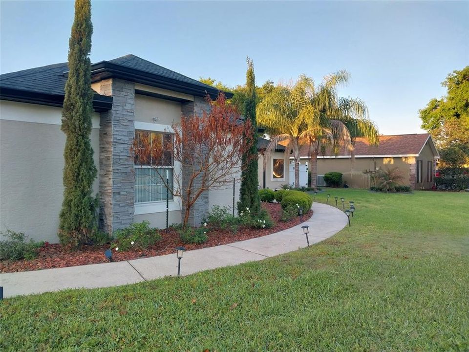 For Sale: $495,000 (3 beds, 2 baths, 2292 Square Feet)