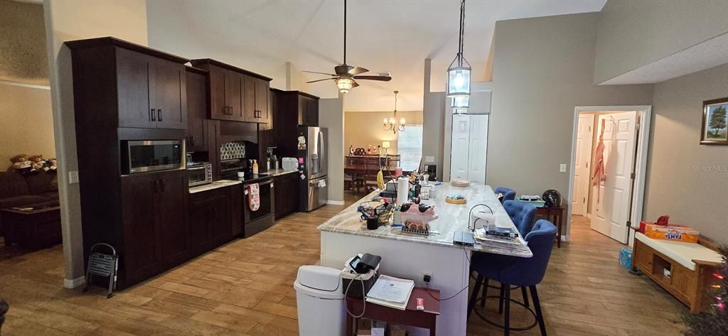 For Sale: $495,000 (3 beds, 2 baths, 2292 Square Feet)