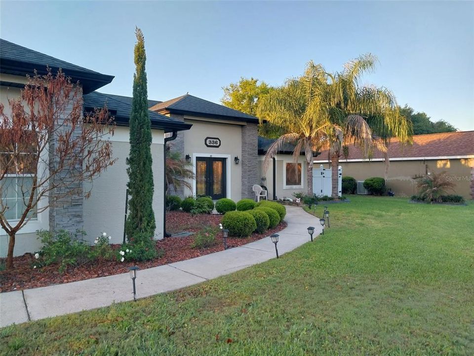 For Sale: $495,000 (3 beds, 2 baths, 2292 Square Feet)