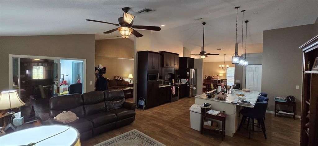 For Sale: $495,000 (3 beds, 2 baths, 2292 Square Feet)