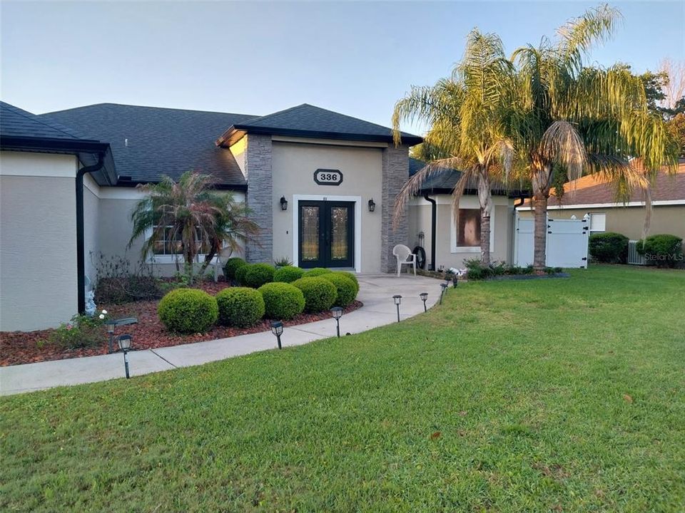 For Sale: $495,000 (3 beds, 2 baths, 2292 Square Feet)
