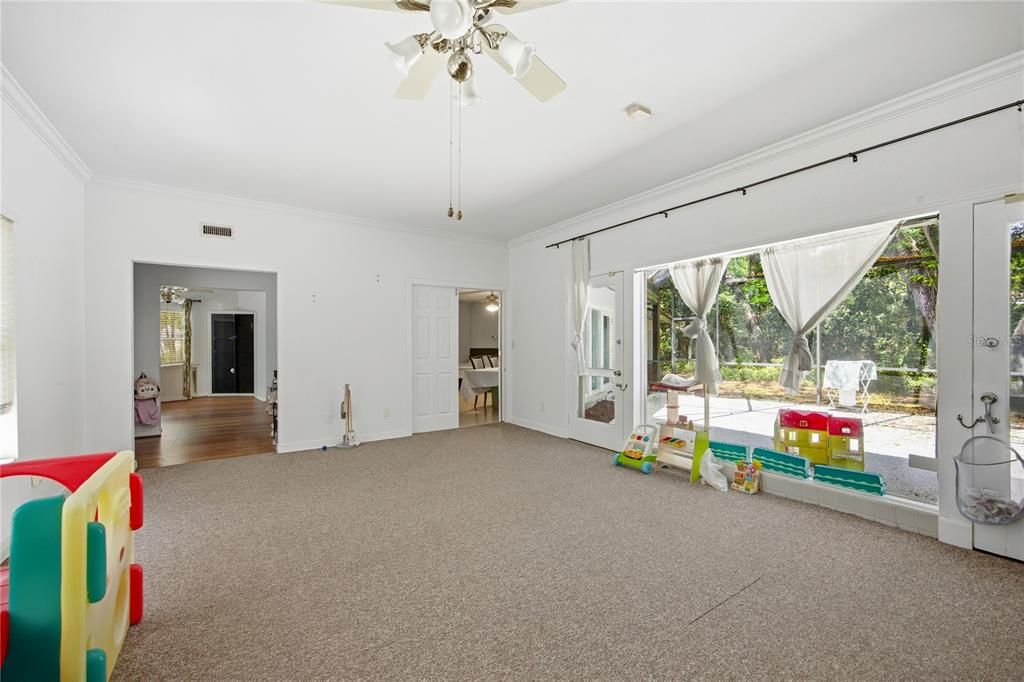 Activo con contrato: $520,000 (3 camas, 3 baños, 1888 Pies cuadrados)