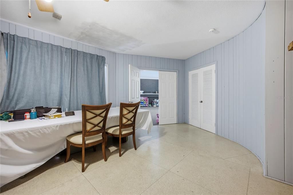 Activo con contrato: $520,000 (3 camas, 3 baños, 1888 Pies cuadrados)