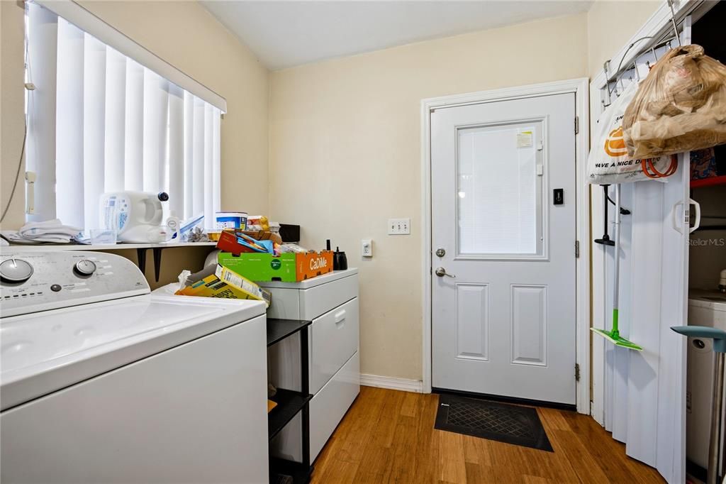 Activo con contrato: $520,000 (3 camas, 3 baños, 1888 Pies cuadrados)