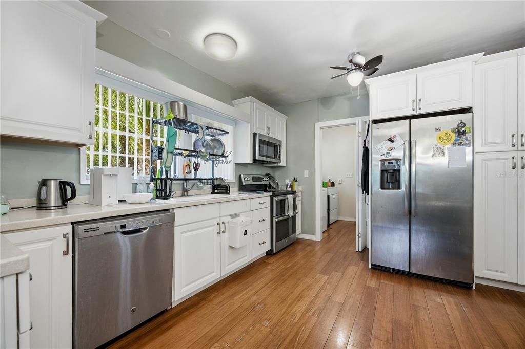 Activo con contrato: $520,000 (3 camas, 3 baños, 1888 Pies cuadrados)