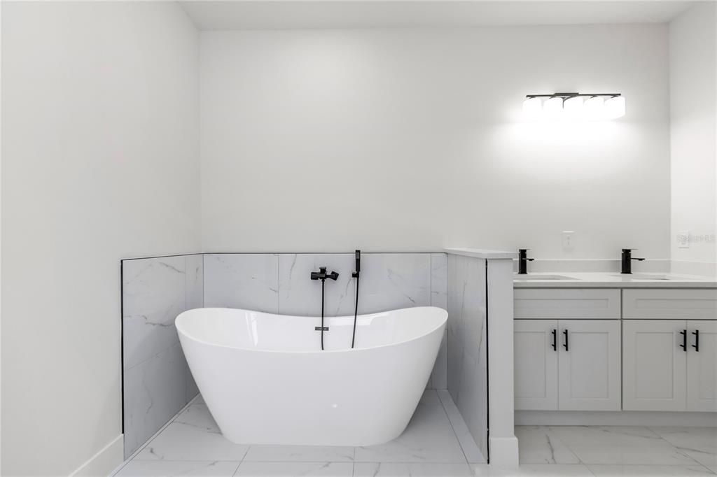 Active With Contract: $309,900 (4 beds, 3 baths, 1905 Square Feet)