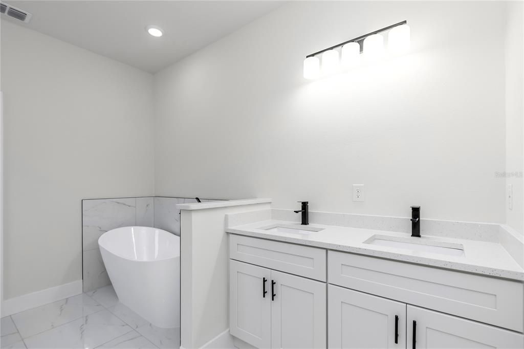 Active With Contract: $309,900 (4 beds, 3 baths, 1905 Square Feet)