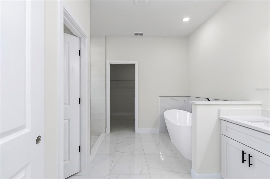 Active With Contract: $309,900 (4 beds, 3 baths, 1905 Square Feet)