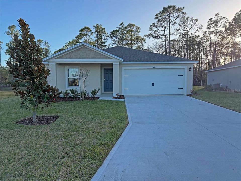 Vendido Recientemente: $334,990 (5 camas, 2 baños, 1655 Pies cuadrados)