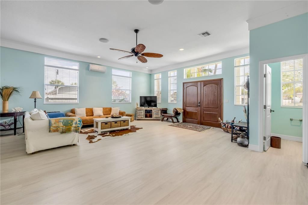 待售: $1,695,000 (6 贝兹, 4 浴室, 4652 平方英尺)
