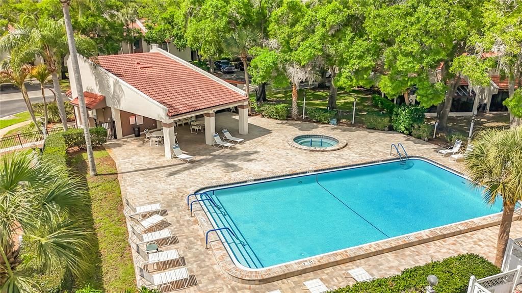 Active With Contract: $187,900 (2 beds, 2 baths, 1371 Square Feet)