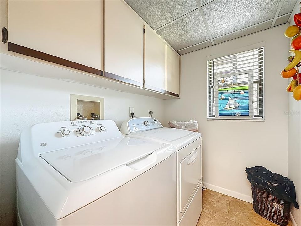 Active With Contract: $187,900 (2 beds, 2 baths, 1371 Square Feet)
