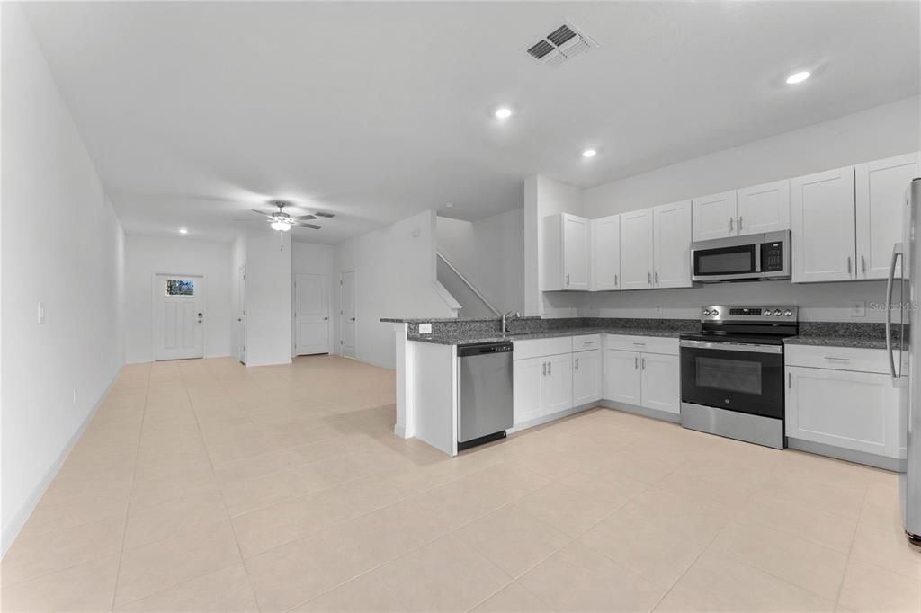 For Rent: $2,100 (3 beds, 2 baths, 1634 Square Feet)