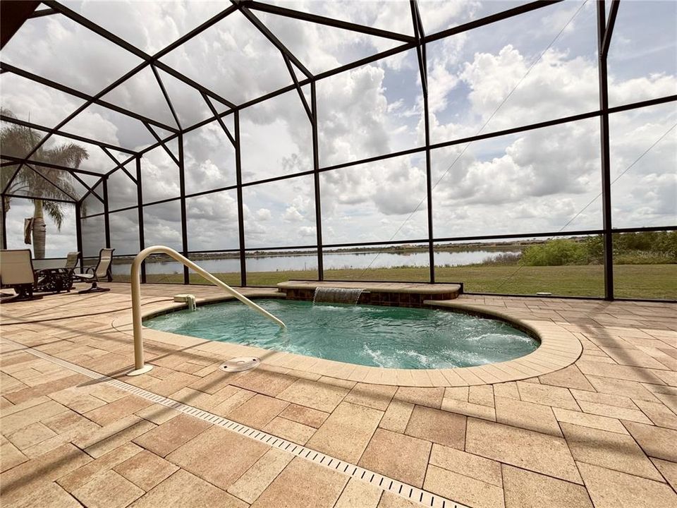 En Venta: $589,000 (4 camas, 2 baños, 2676 Pies cuadrados)