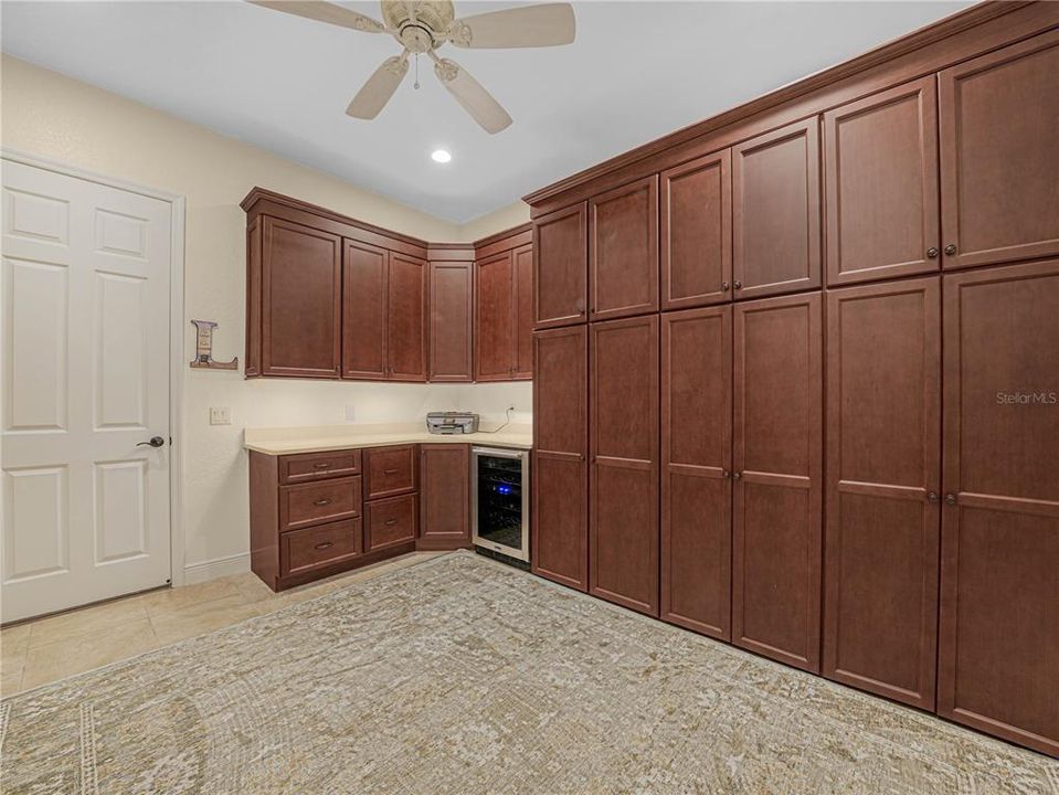 En Venta: $589,000 (4 camas, 2 baños, 2676 Pies cuadrados)