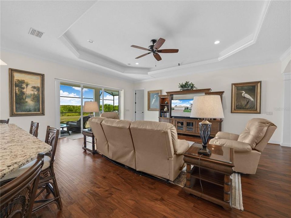 En Venta: $589,000 (4 camas, 2 baños, 2676 Pies cuadrados)