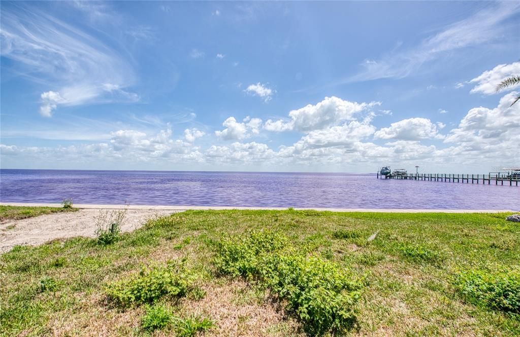 En Venta: $1,999,999 (0.48 acres)