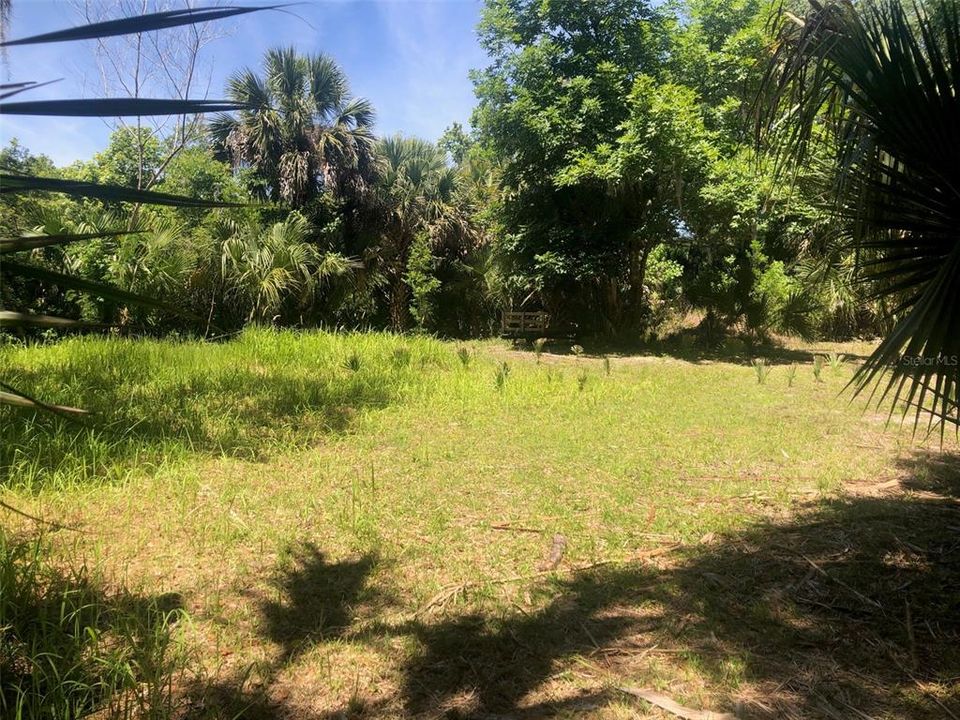 En Venta: $600,000 (0.97 acres)