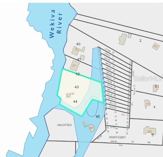 En Venta: $600,000 (0.97 acres)