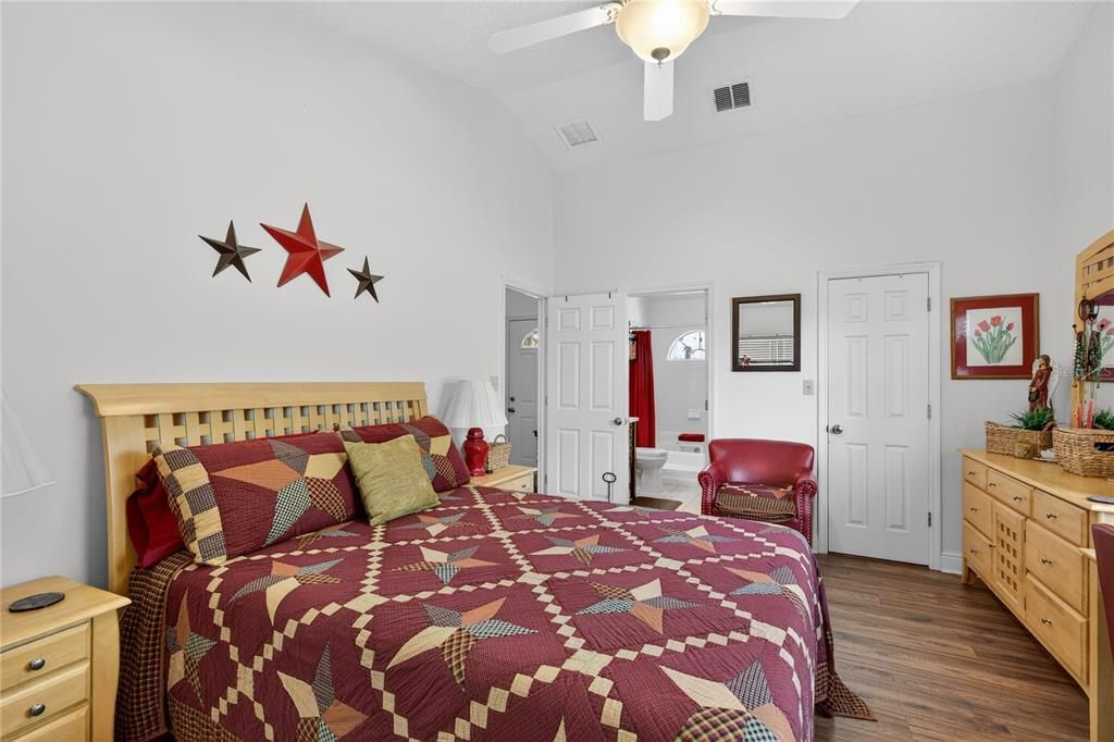 For Sale: $599,000 (3 beds, 2 baths, 1391 Square Feet)