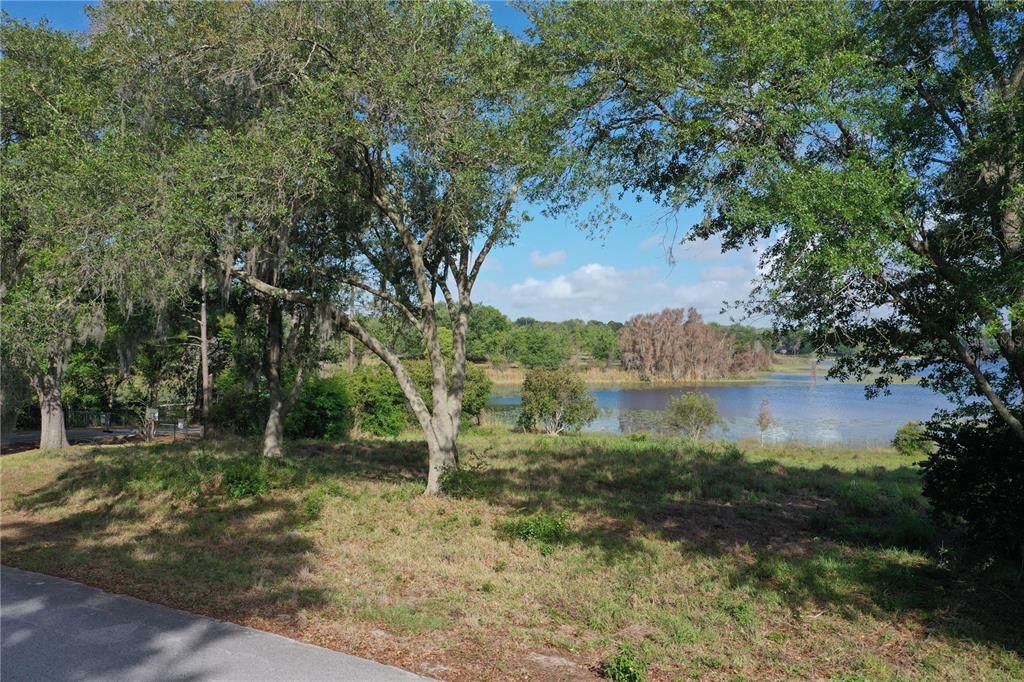 На продажу: $350,000 (2.07 acres)