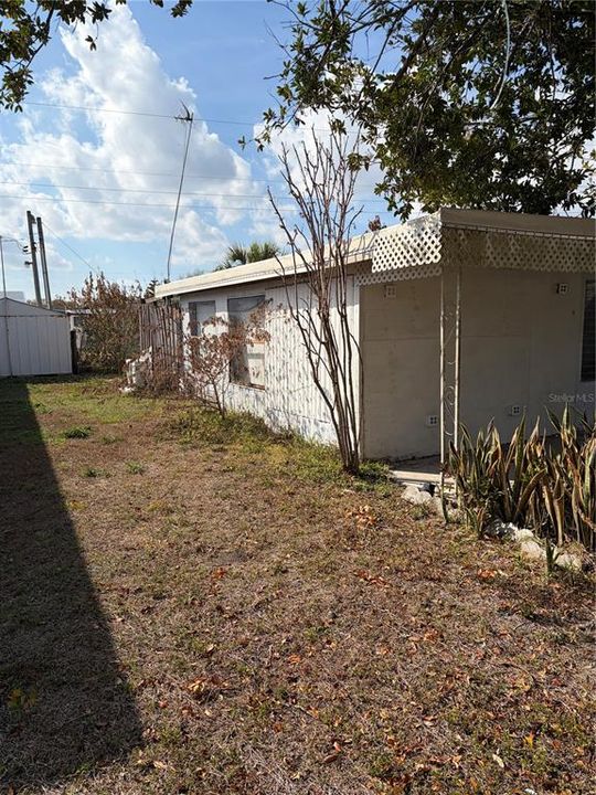 For Sale: $60,000 (2 beds, 1 baths, 644 Square Feet)