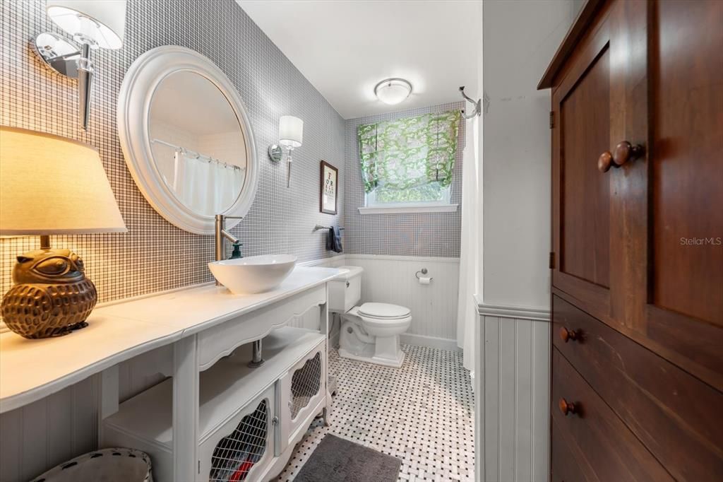 Active With Contract: $1,225,000 (3 beds, 2 baths, 2223 Square Feet)