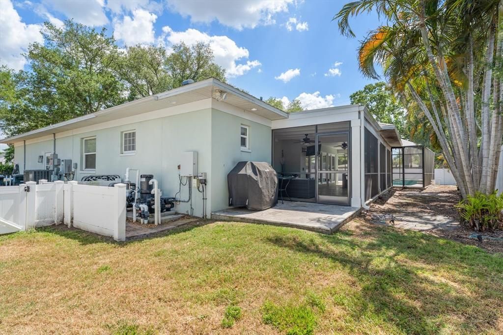 Active With Contract: $1,225,000 (3 beds, 2 baths, 2223 Square Feet)
