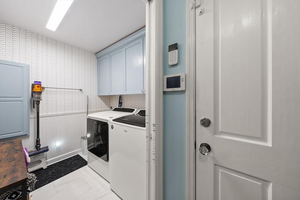Active With Contract: $1,225,000 (3 beds, 2 baths, 2223 Square Feet)