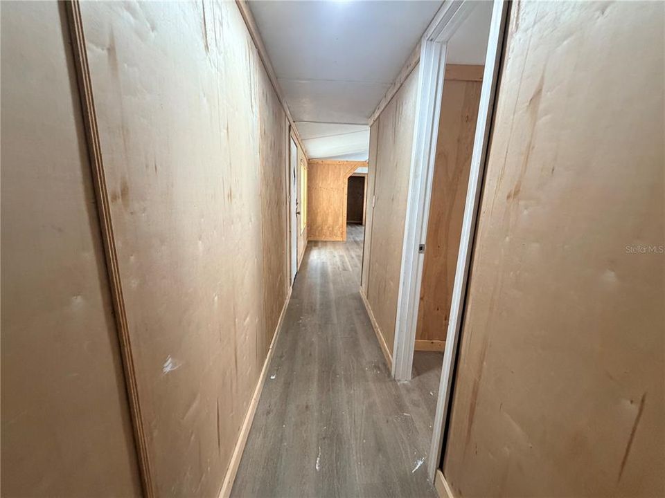 For Sale: $635,000 (2 beds, 1 baths, 1106 Square Feet)