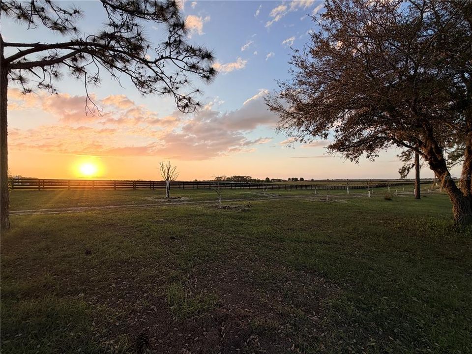 На продажу: $635,000 (2 спален, 1 ванн, 1106 Квадратных фут)