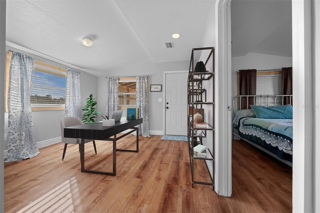 For Sale: $635,000 (2 beds, 1 baths, 1106 Square Feet)