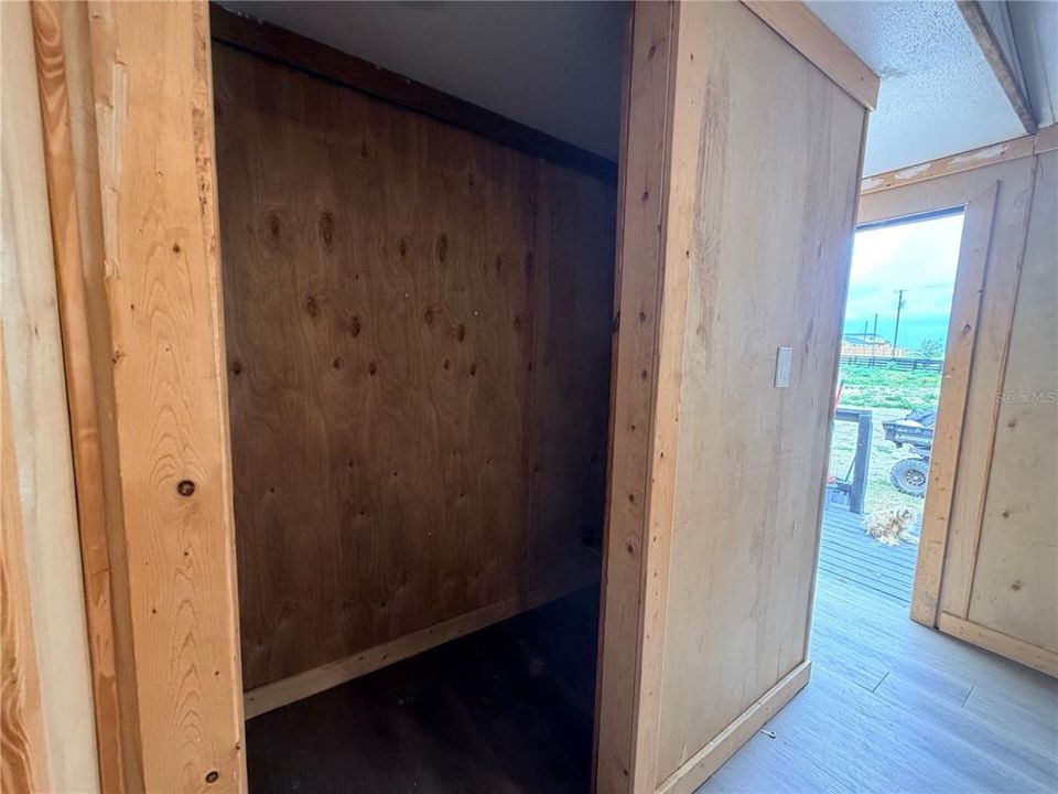 For Sale: $635,000 (2 beds, 1 baths, 1106 Square Feet)