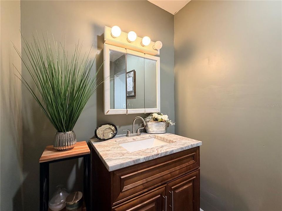 For Sale: $635,000 (2 beds, 1 baths, 1106 Square Feet)