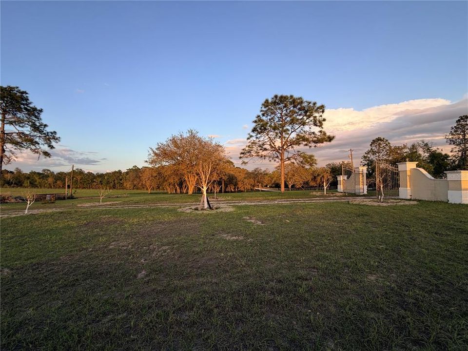 На продажу: $635,000 (2 спален, 1 ванн, 1106 Квадратных фут)