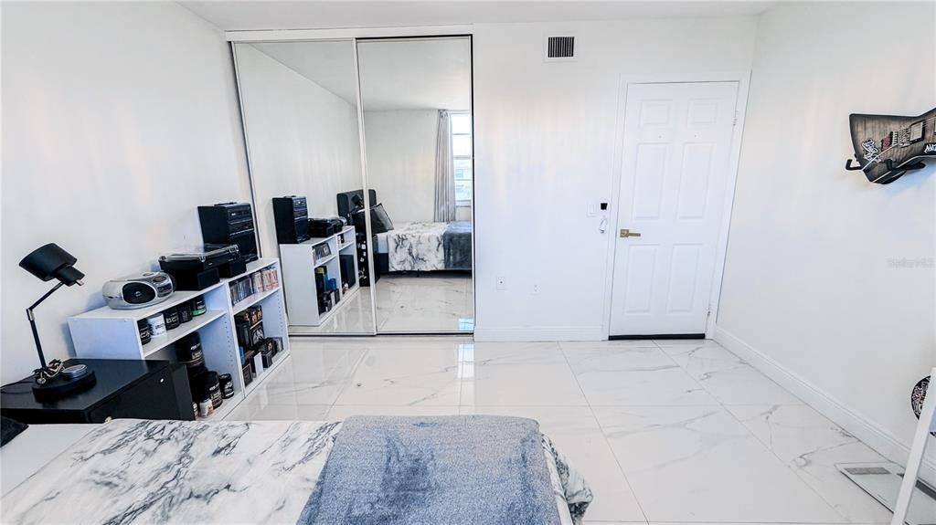 For Sale: $268,990 (2 beds, 2 baths, 1437 Square Feet)