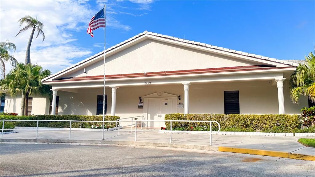 For Sale: $268,990 (2 beds, 2 baths, 1437 Square Feet)