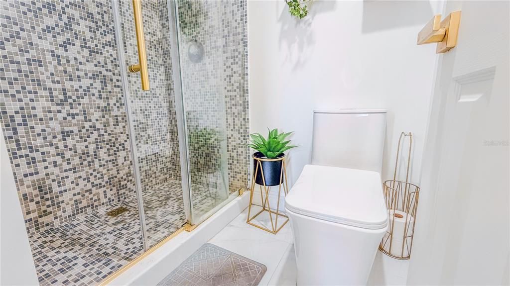 For Sale: $268,990 (2 beds, 2 baths, 1437 Square Feet)