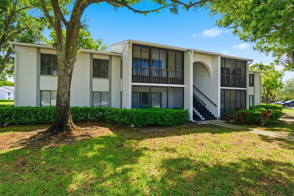 Active With Contract: $184,900 (2 beds, 2 baths, 1038 Square Feet)