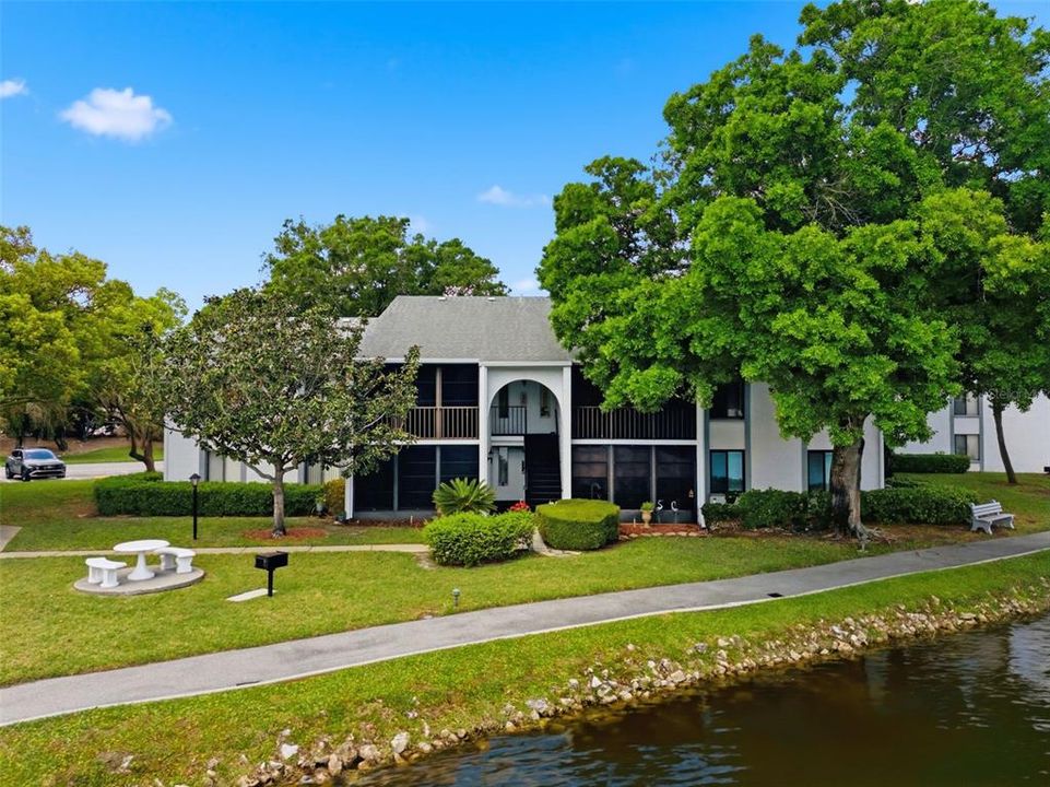 Active With Contract: $184,900 (2 beds, 2 baths, 1038 Square Feet)