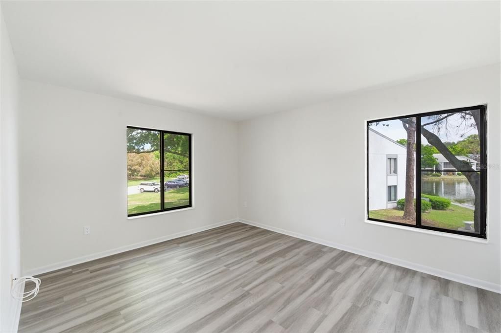 Active With Contract: $184,900 (2 beds, 2 baths, 1038 Square Feet)