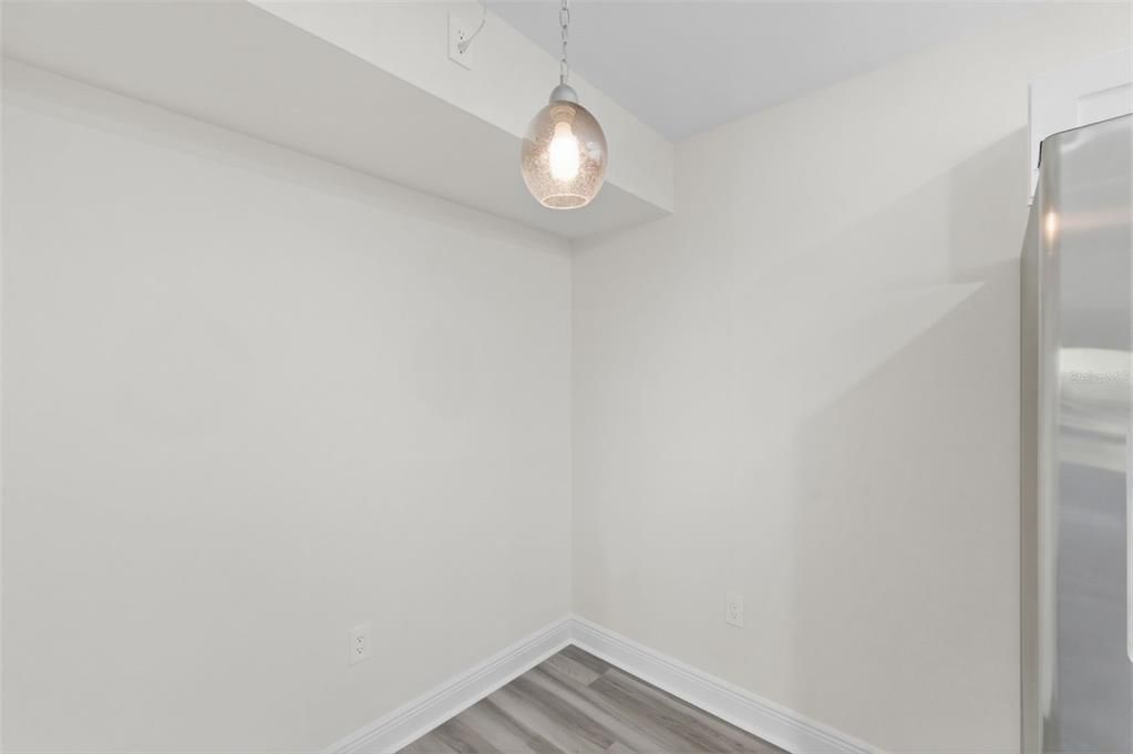 Active With Contract: $184,900 (2 beds, 2 baths, 1038 Square Feet)