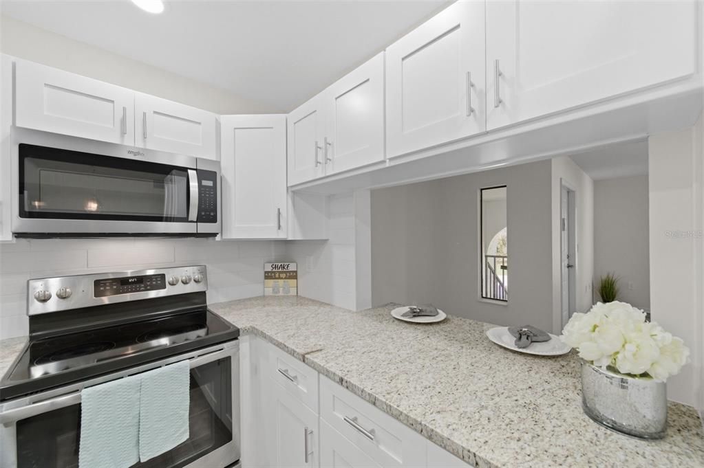Active With Contract: $184,900 (2 beds, 2 baths, 1038 Square Feet)