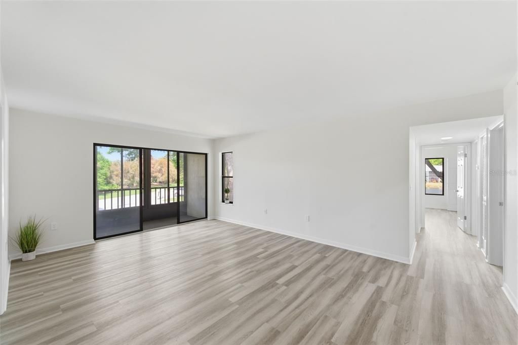 Active With Contract: $184,900 (2 beds, 2 baths, 1038 Square Feet)