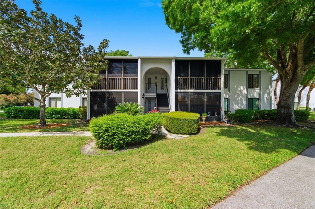 Active With Contract: $184,900 (2 beds, 2 baths, 1038 Square Feet)