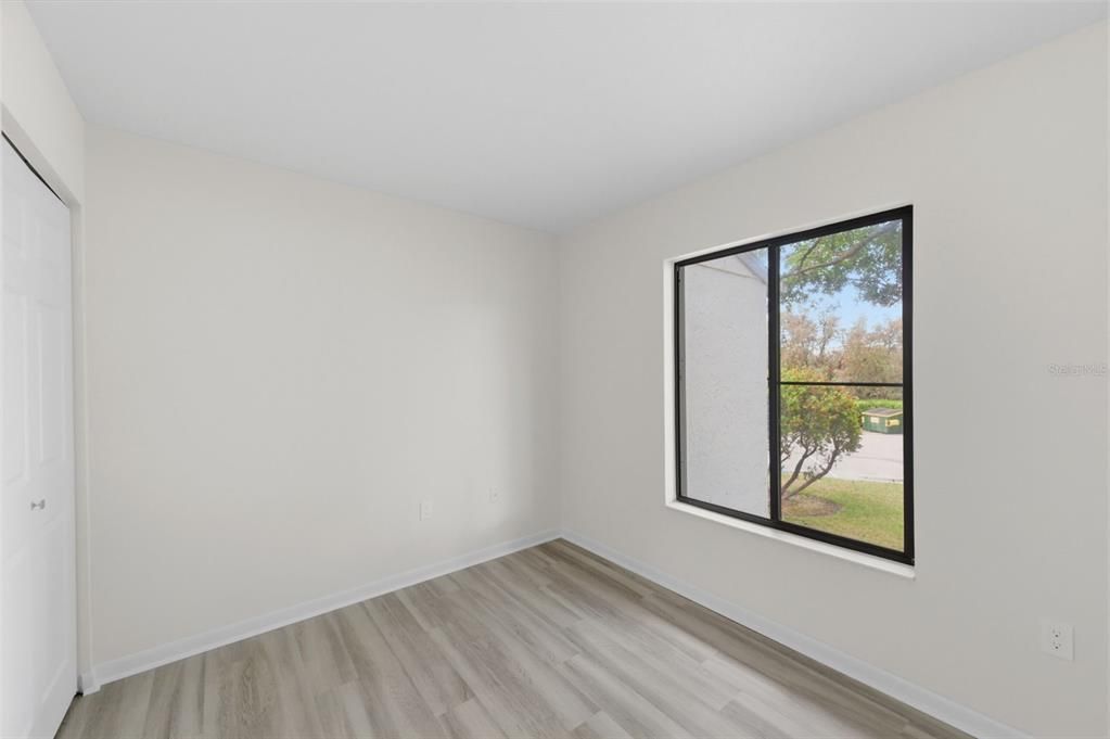 Active With Contract: $184,900 (2 beds, 2 baths, 1038 Square Feet)